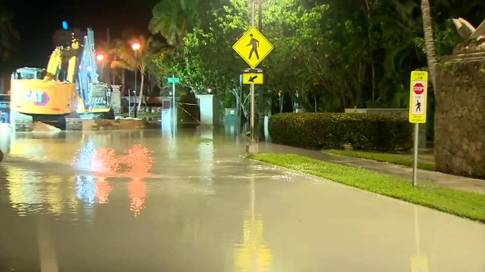 Crews investigate water leak along Las Olas Blvd at Coral Way; no reported service outage