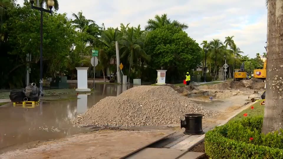 Repairs underway for water leak near Las Olas Blvd at Coral Way