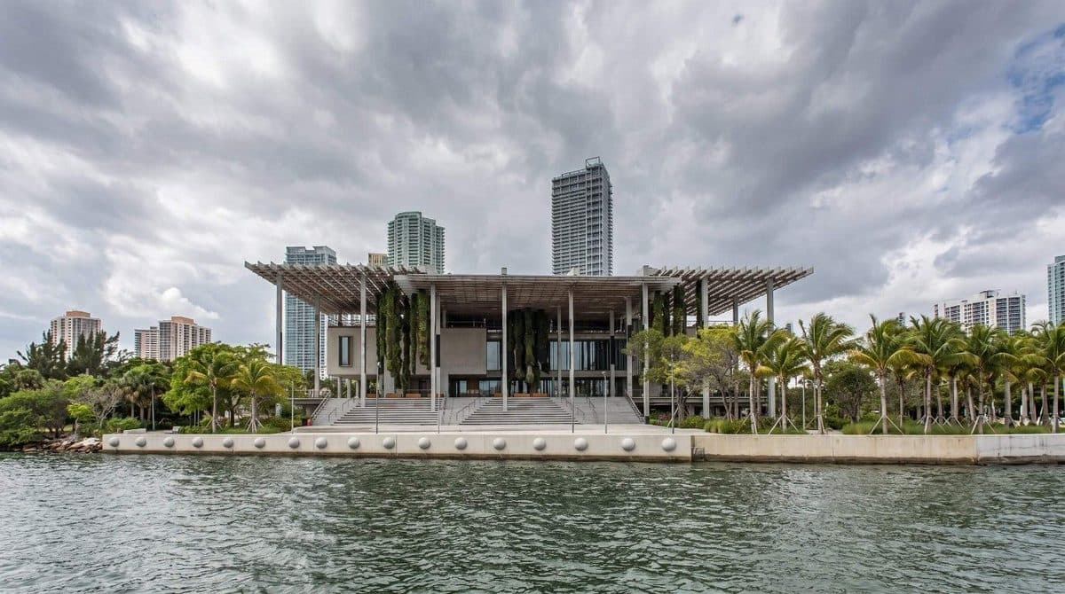 Perez Art Museum Miami (PAMM) photo