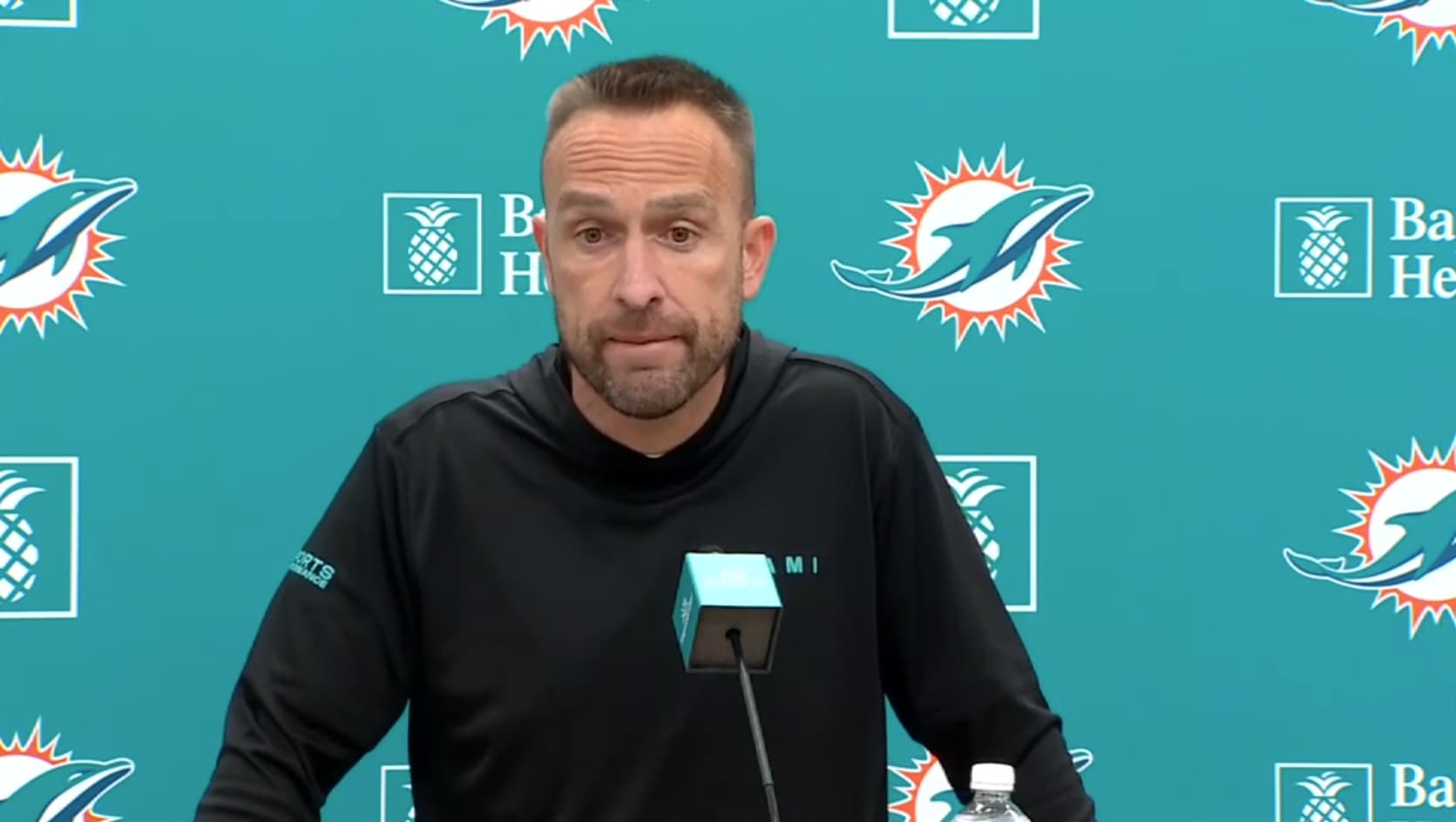 Malik Willis sparks Dolphins’ first win, holding off a late Jets rally 28-25